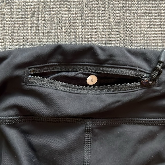 Lululemon capri leggings with ruffle detail - Picture 3 of 3